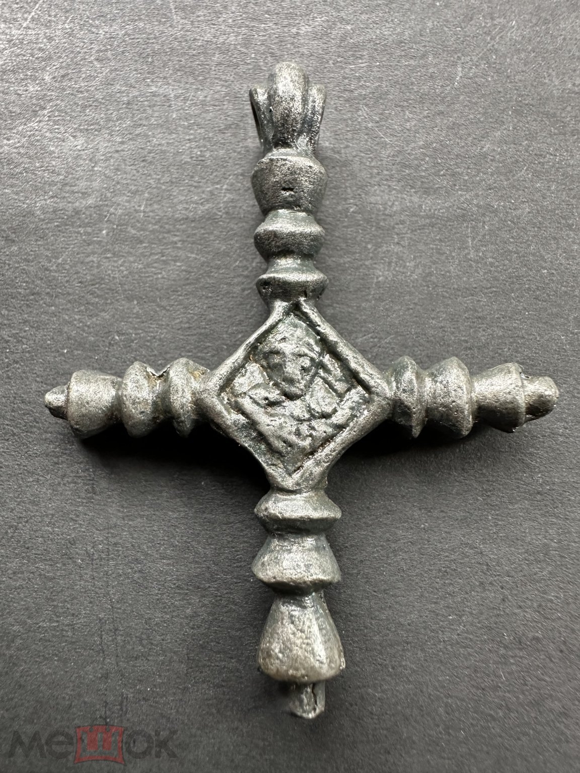 Крест нательный с ромбическим средокрестием